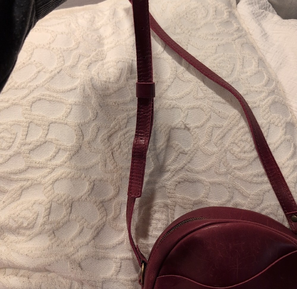Round Crossbody Bag in Burgundy - Portland leather Goods - Picture 4 of 6